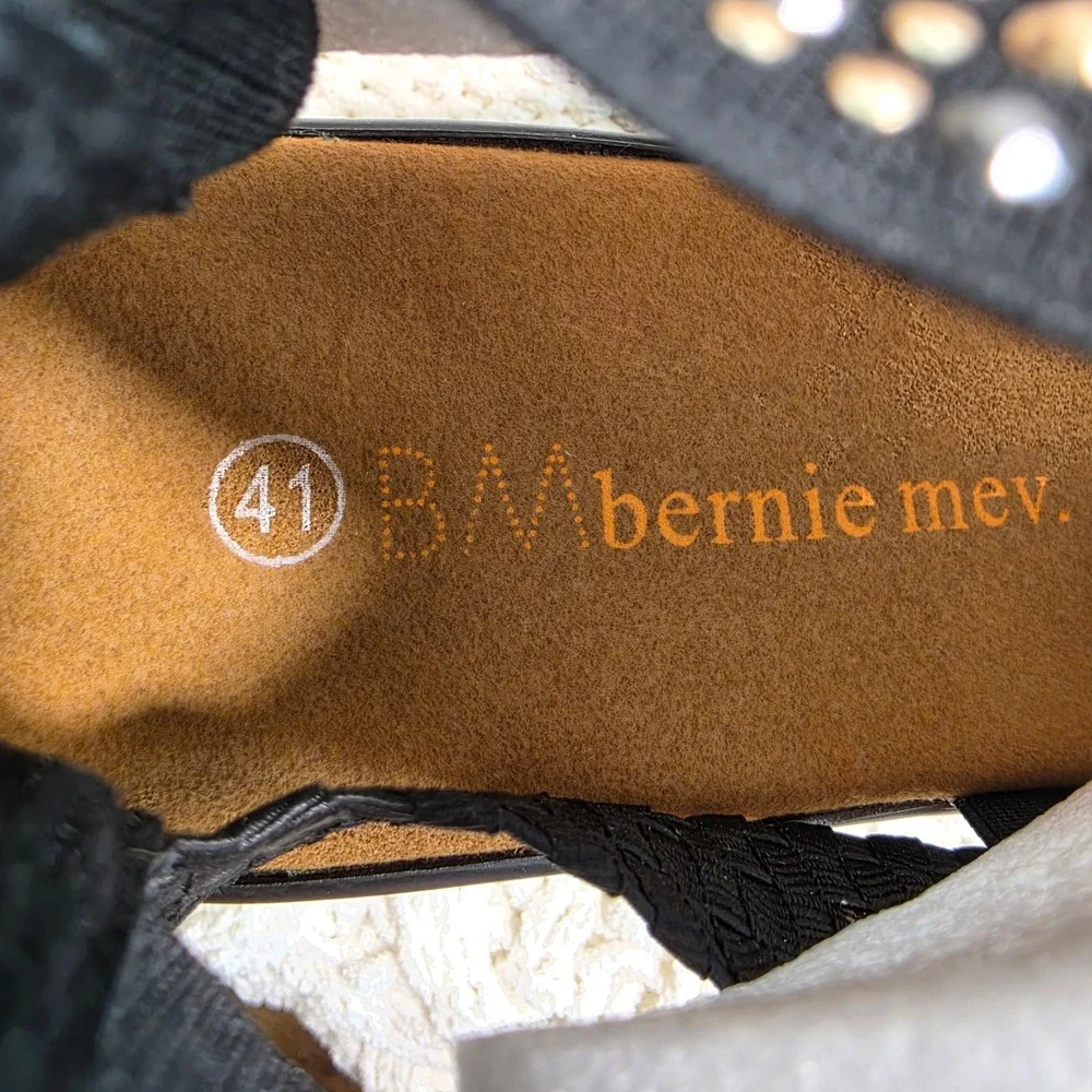 Bernie Mev Luscious Wedge Sandals Black Gold Studded Strappy Womens 41 10 NEW